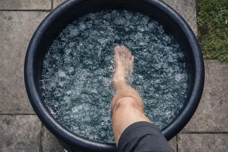 ijsbad kopen sporter stapt in ijsbad voor sneller spierherstel meer energie en betere prestaties