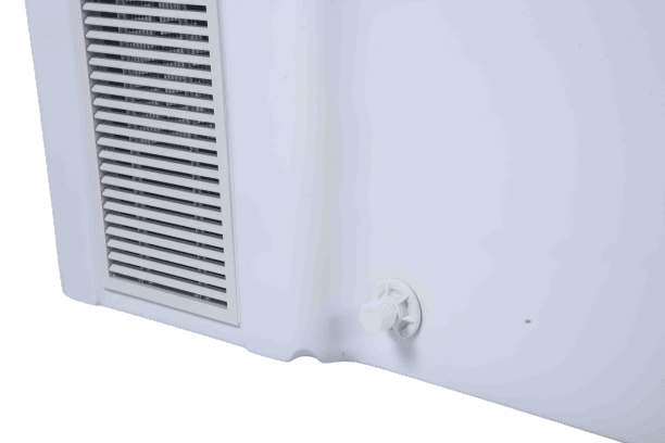 ijsbad met koeler ventilatierooster en afvoerplug detail